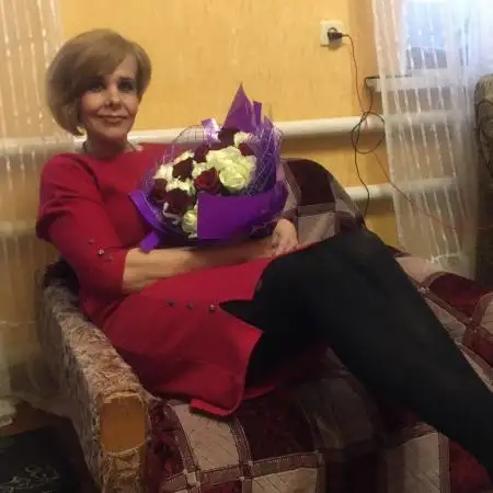 Alina 52