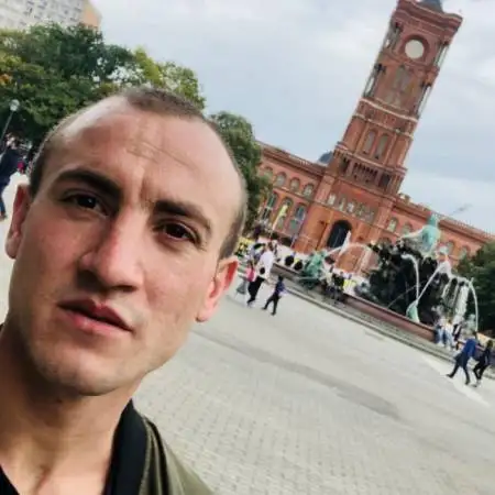 George, 32Берлин