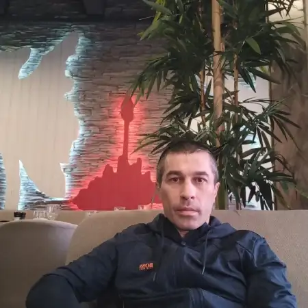 Руслан, 44