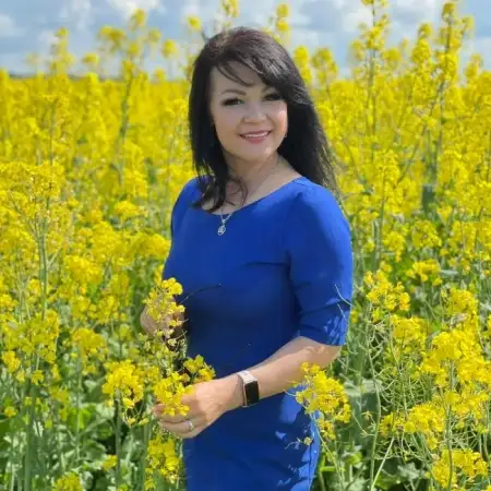 Alena, 52