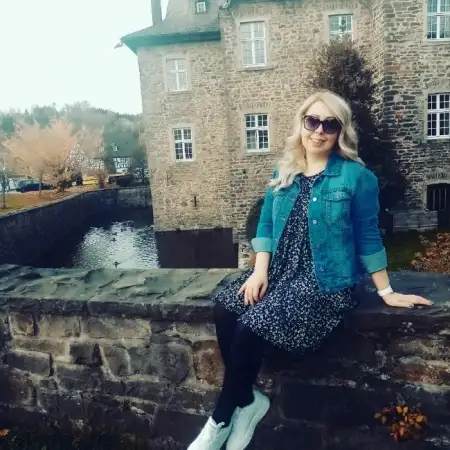 Tania, 44Хаген 