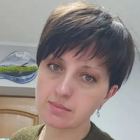 Elena, 46