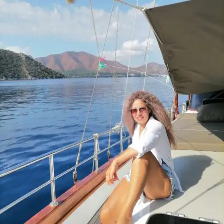 Nadezhda, 42