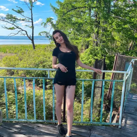 Irina, 29