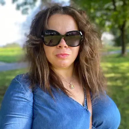 Elena, 45