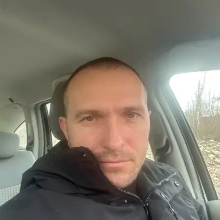 Igor, 35