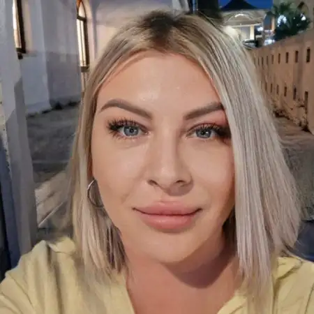 Elena, 48