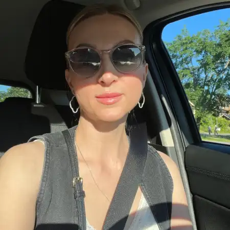 Natalia, 47