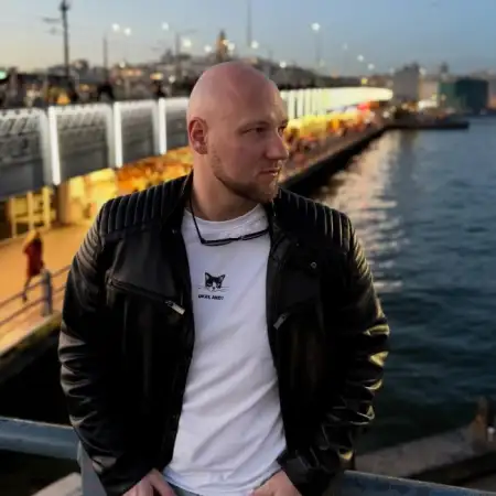 Юрий, 37