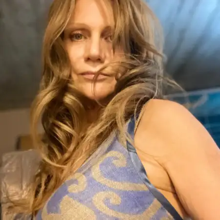 Snezhana, 52