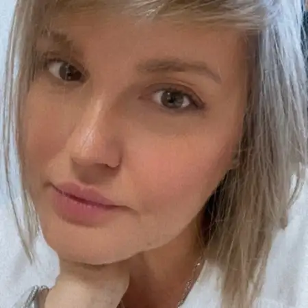 Tasia, 52