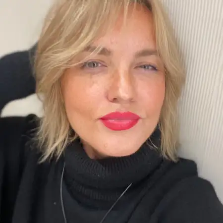 Tasia, 52