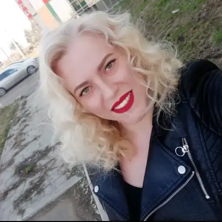 Marina, 40