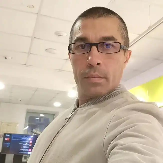Руслан, 44