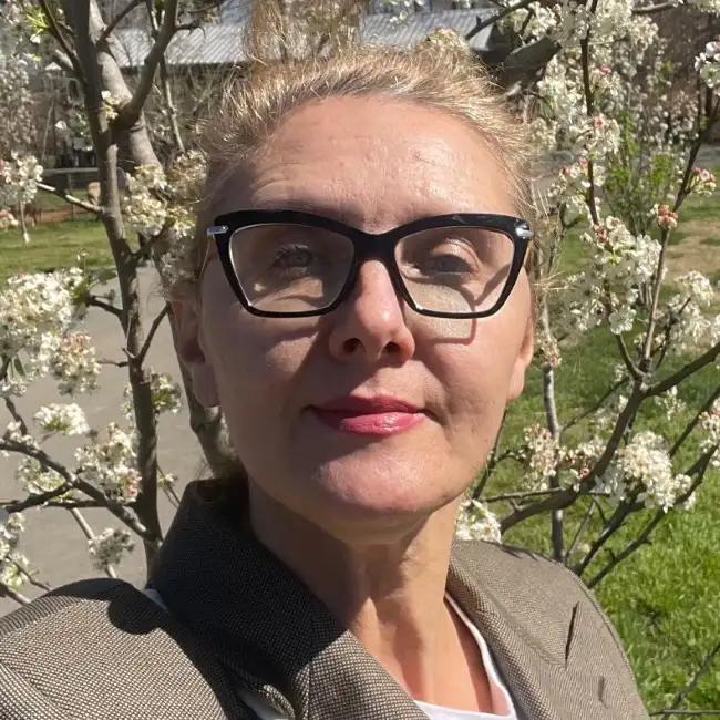 Eugenia, 53