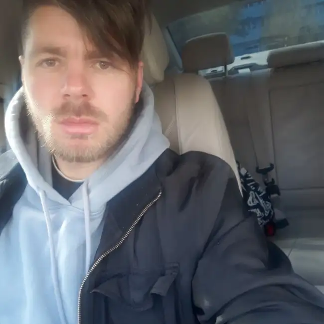Alex, 37