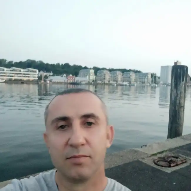 Ivan, 41, Дойсбург - Liebe ru