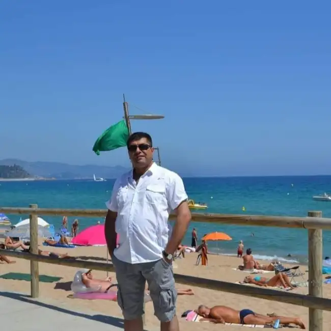 Adnan, 55 - Liebe ru